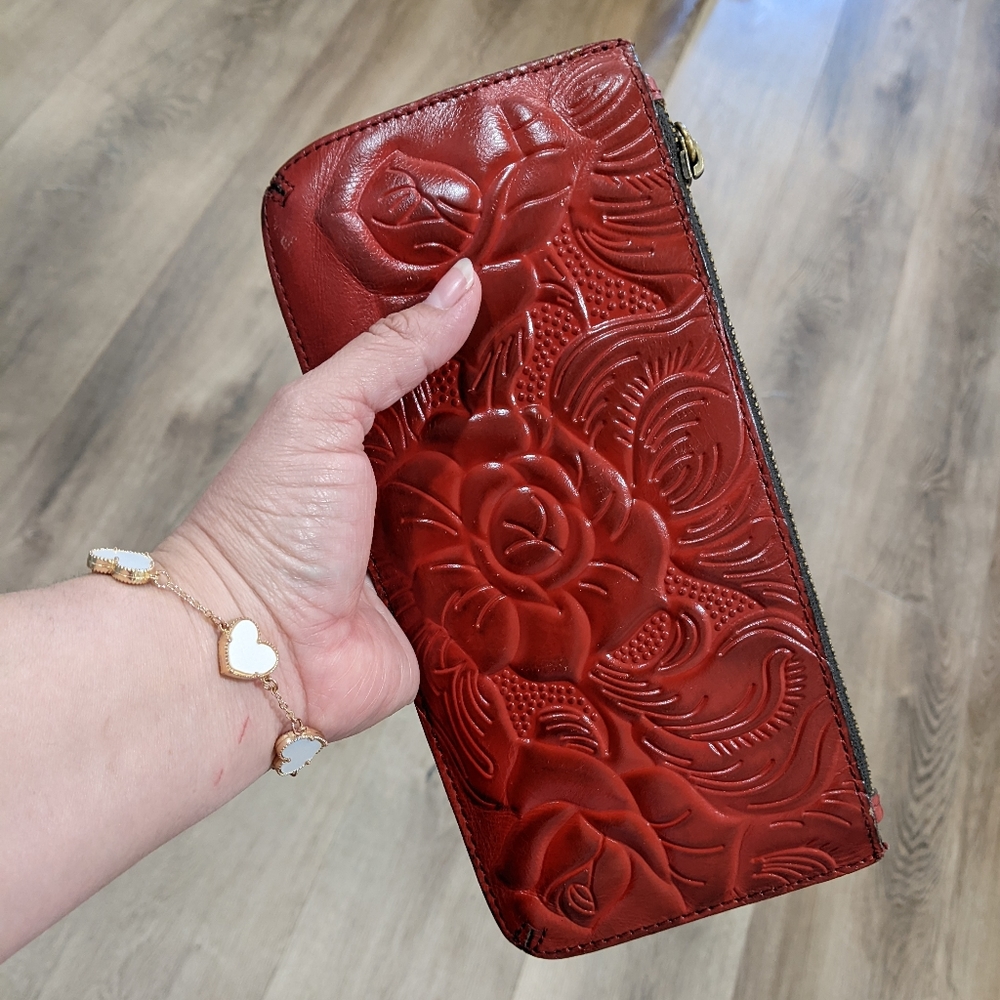 PATRICIA NASH🔥🔥 Clutch